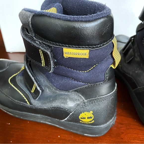 Timberland Kids Waterproof Winter Boots Black/Yellow Size 6 Snow Hiking - Picture 3 of 6